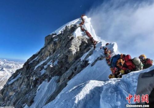 中国登山队队长：登珠峰安全第一，要对大自然敬畏