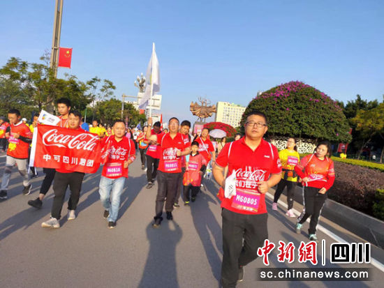 两万余名跑者参加2019西昌邛海湿地国际马拉松赛