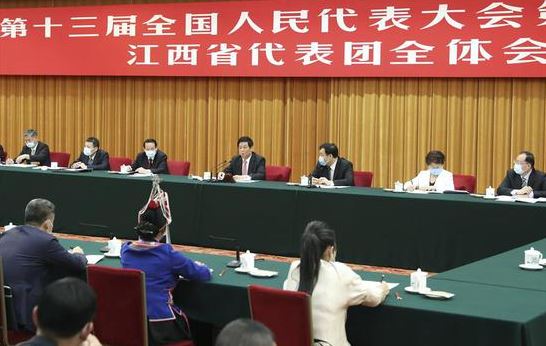 Chinese leaders attend deliberations at annual legislative session