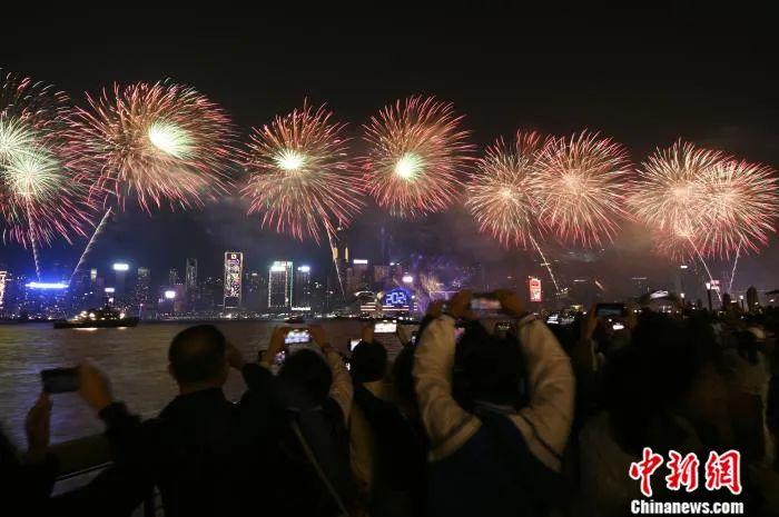 维港跨年烟花夜