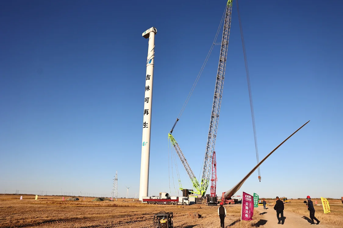 吉能通榆八面30万千瓦风电项目建设现场。凤凰网吉林 王振东/摄