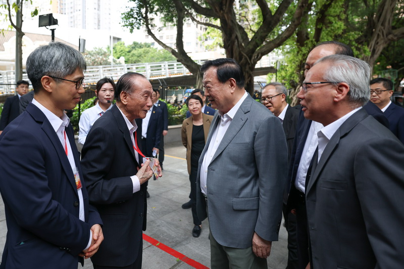 夏宝龙11日继续在澳门考察调研