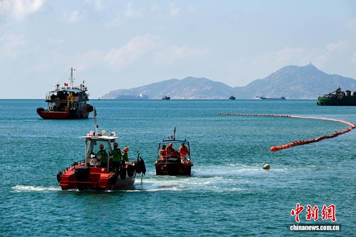 香港特区政府举行海上污染事故联合演习